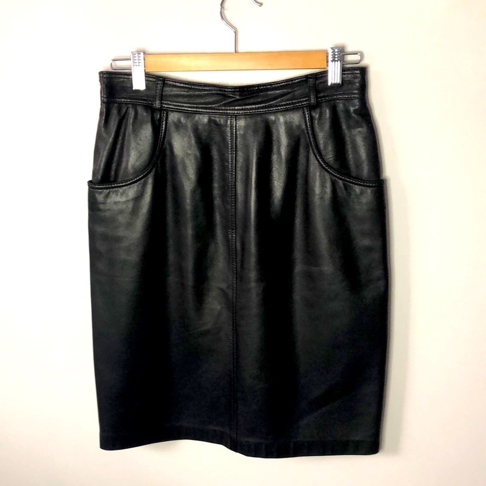 LAUREL (ESCADA)  100% LEATHER BLACK Knee  Length SKIRT.